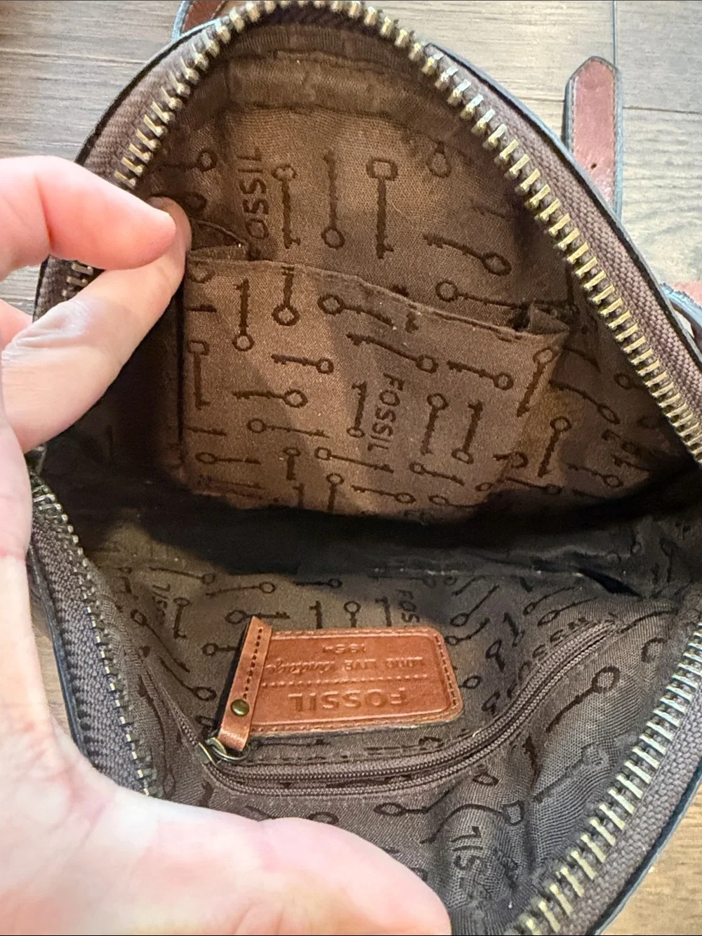 Fossil Circle Oval Crossbody Purse Brown Cognac - C61-016